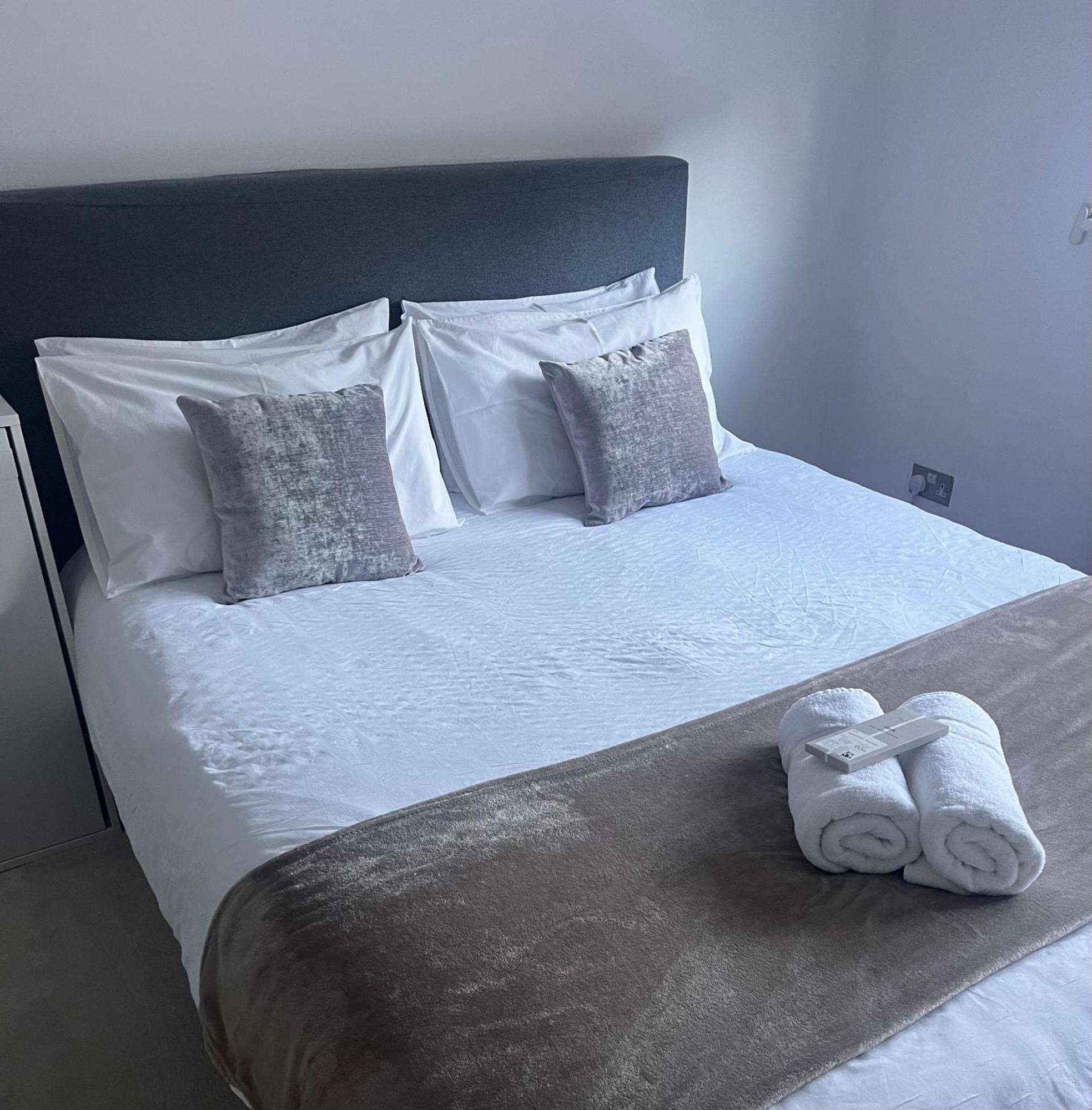 Hyde Park,3 Min Walk,Family Home! 2 Bedrooms & 2 Bathrooms Apartment! Fantastic Location London Eksteriør bilde